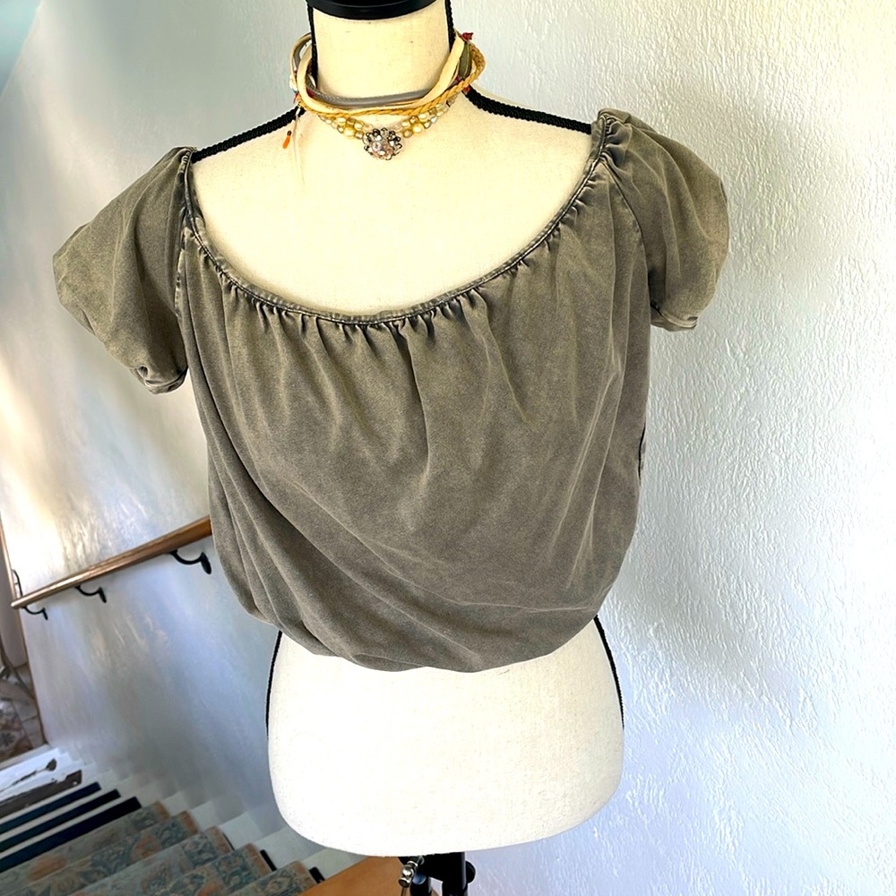 Free People Ruched cropped washed Gray Brown Short Sleeve Boho Puff Sleeve Top M